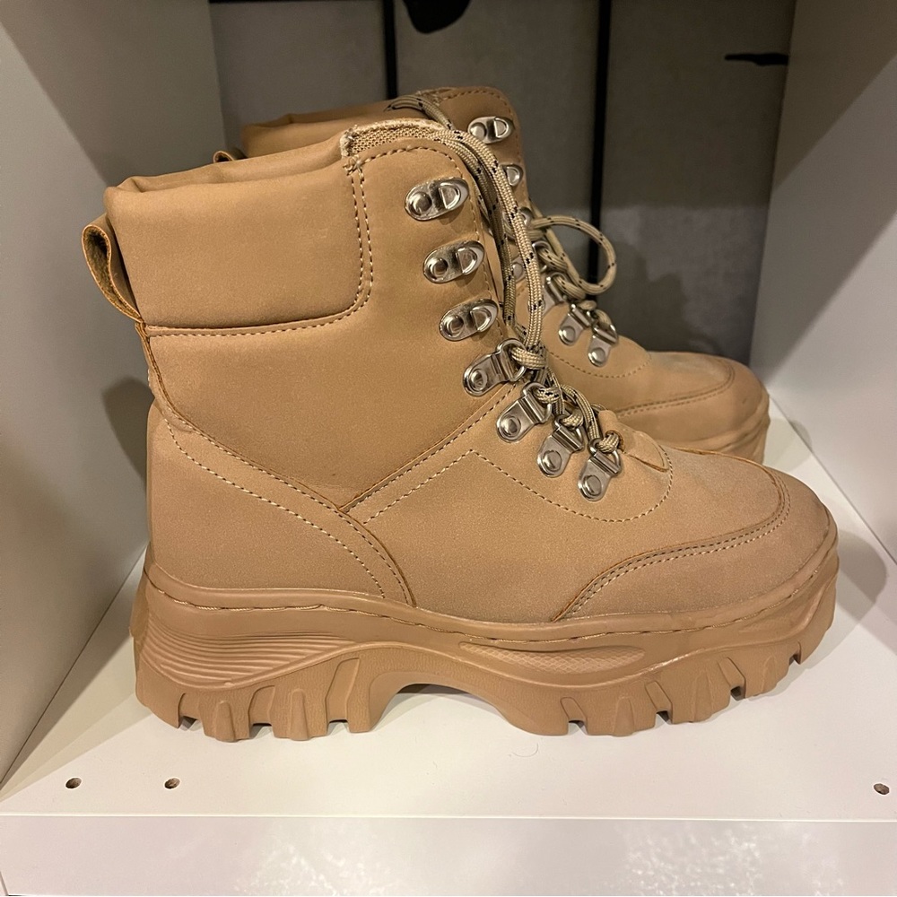 Pretty Little Thing Combat Boots
